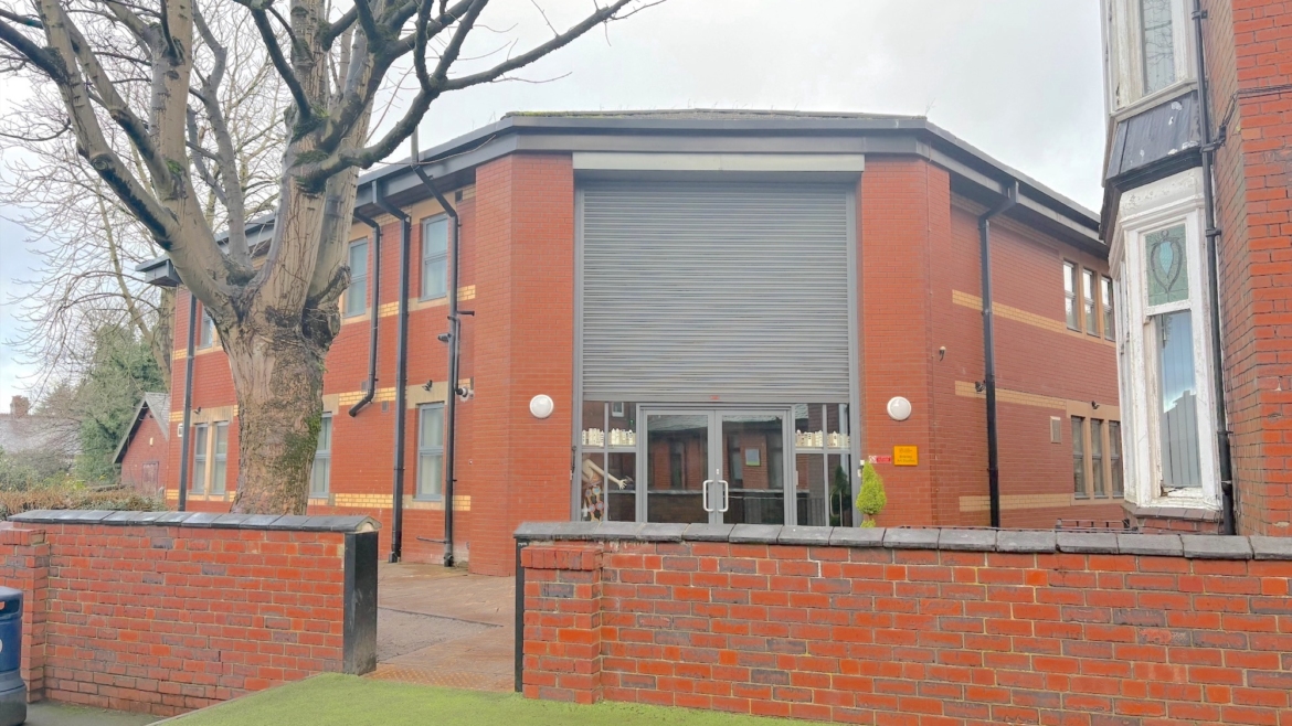 SUBSTANTIAL MODERN DETACHED TWO-STOREY BUILDING – ART BLOCK, OLDHAM OL8 4BU