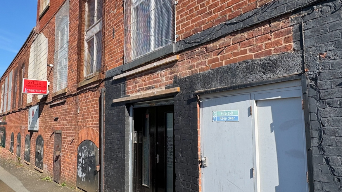 SMALL SELF CONTAINED OFFICE SUITE