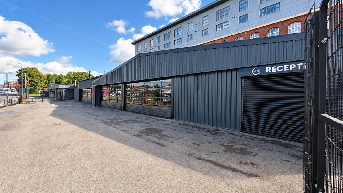 HIGH QUALITY CAR SALES SHOWROOM